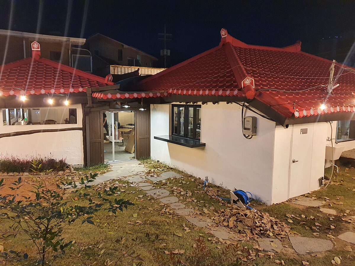 수원 한옥카페리모델링 기와지붕 외관 전경